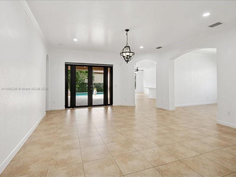3670 NW 87th Ave