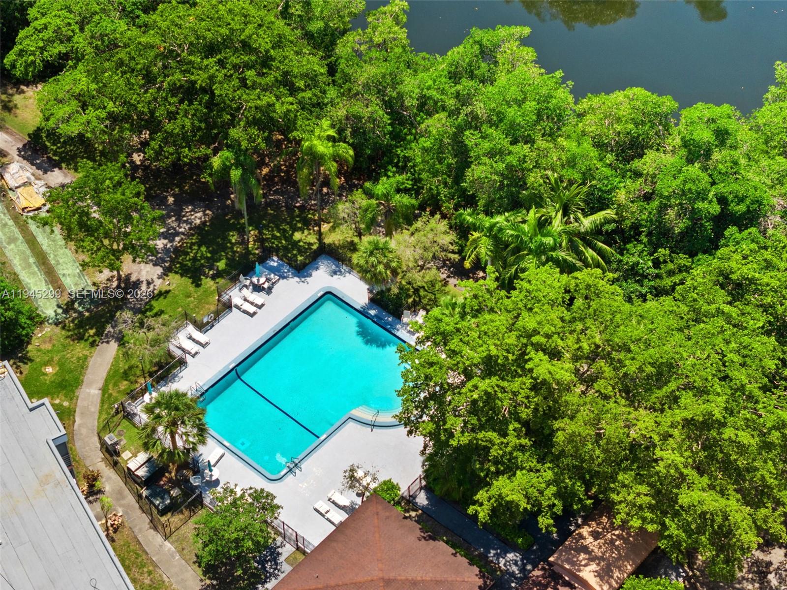 GREYNOLDS PARK CLUB CONDO - Residential