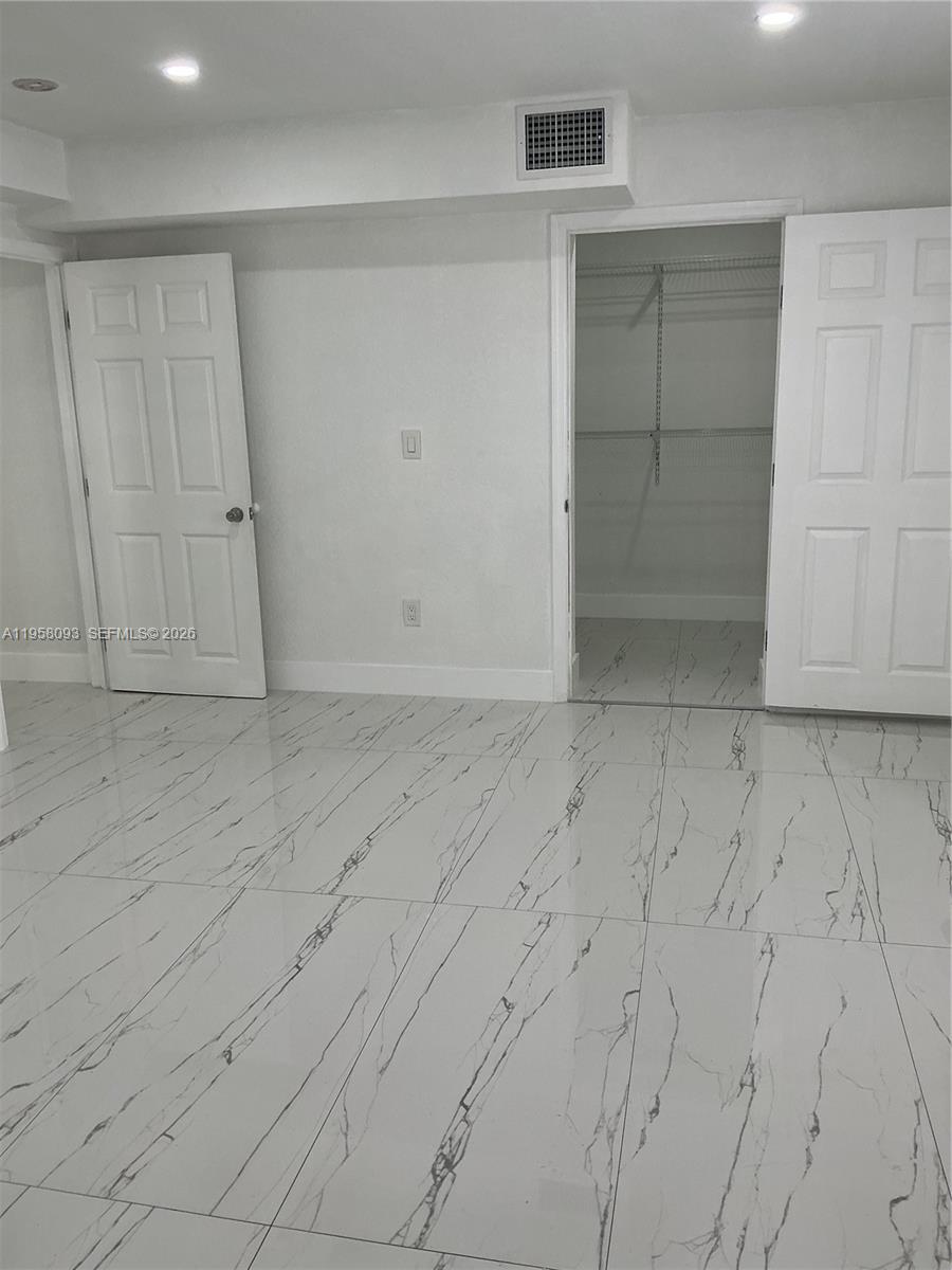 RICHMOND HGTS ESTS 3RD AD - Residential Lease