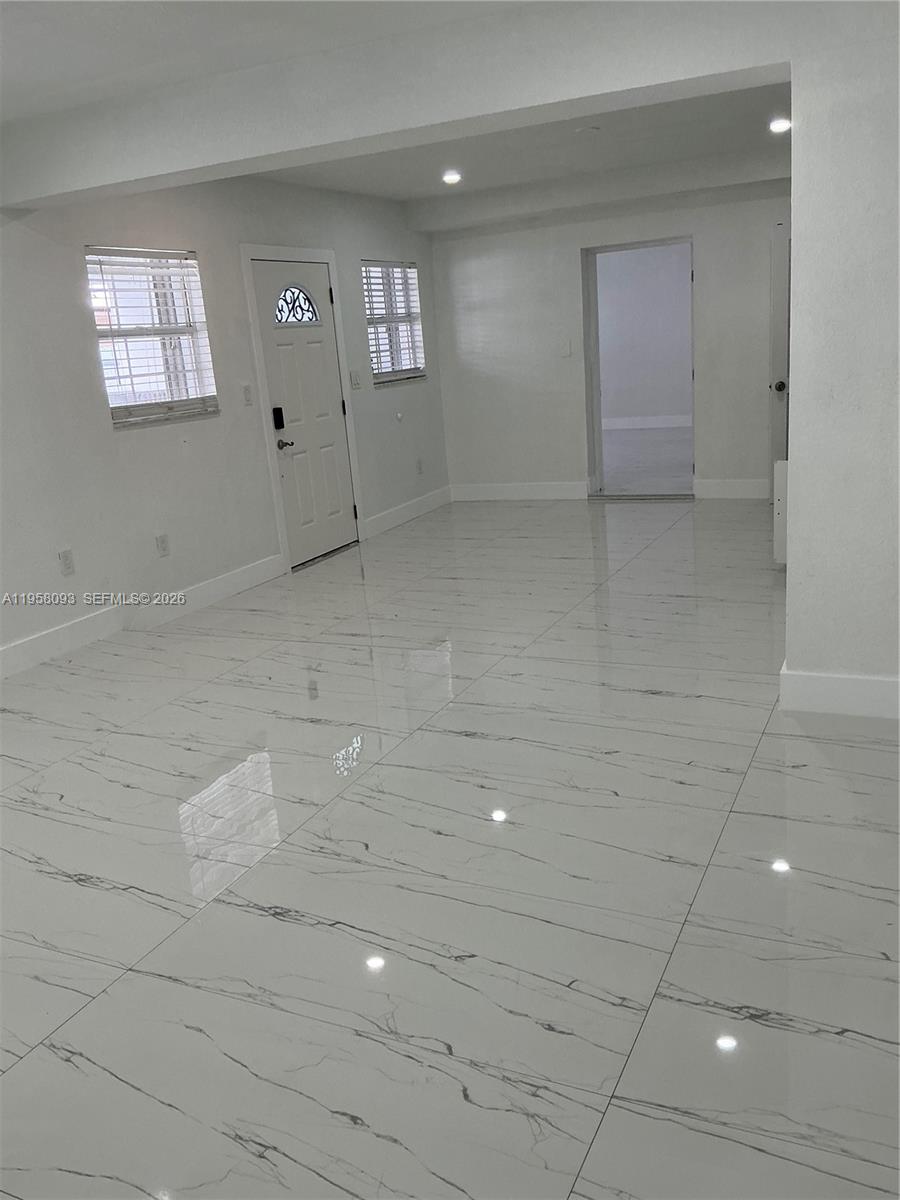 RICHMOND HGTS ESTS 3RD AD - Residential Lease