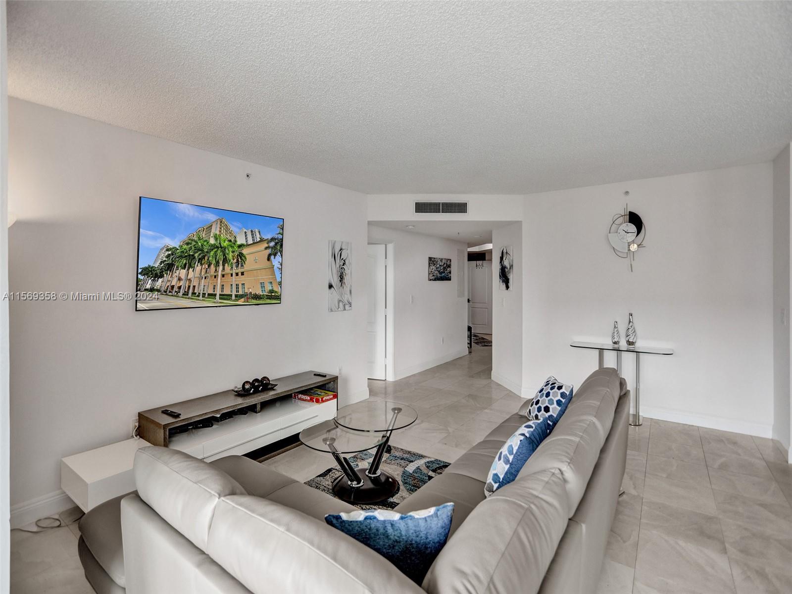 KING DAVID OF SUNNY ISLES - Residential Lease