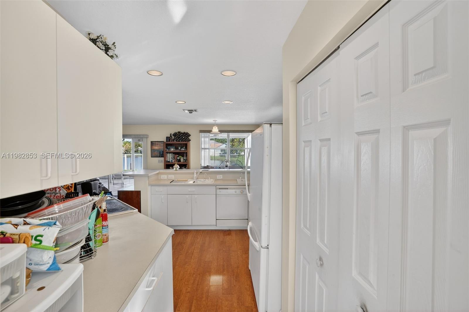 SAPPHIRE POINTE - DIAMOND - Residential