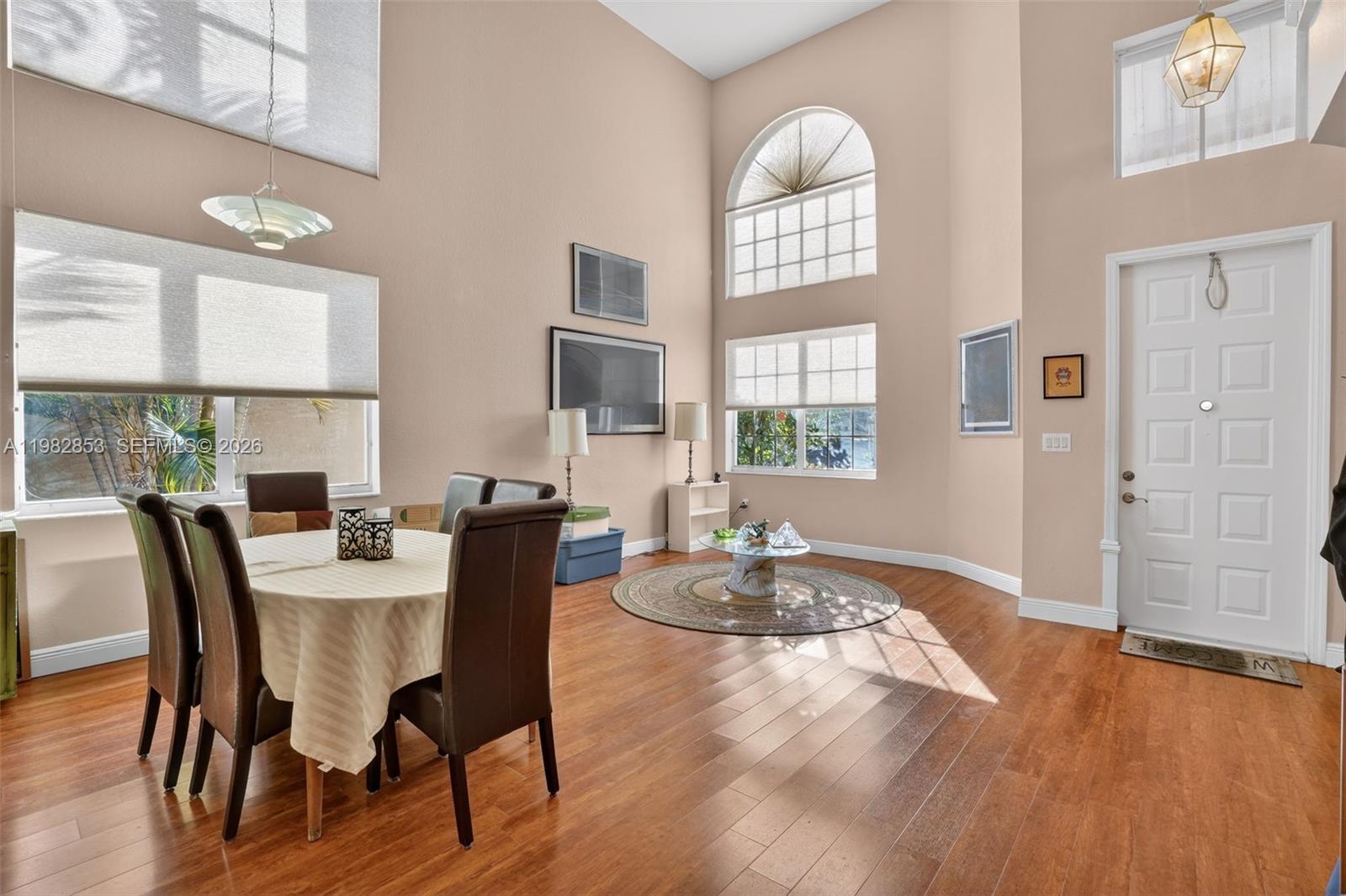 SAPPHIRE POINTE - DIAMOND - Residential