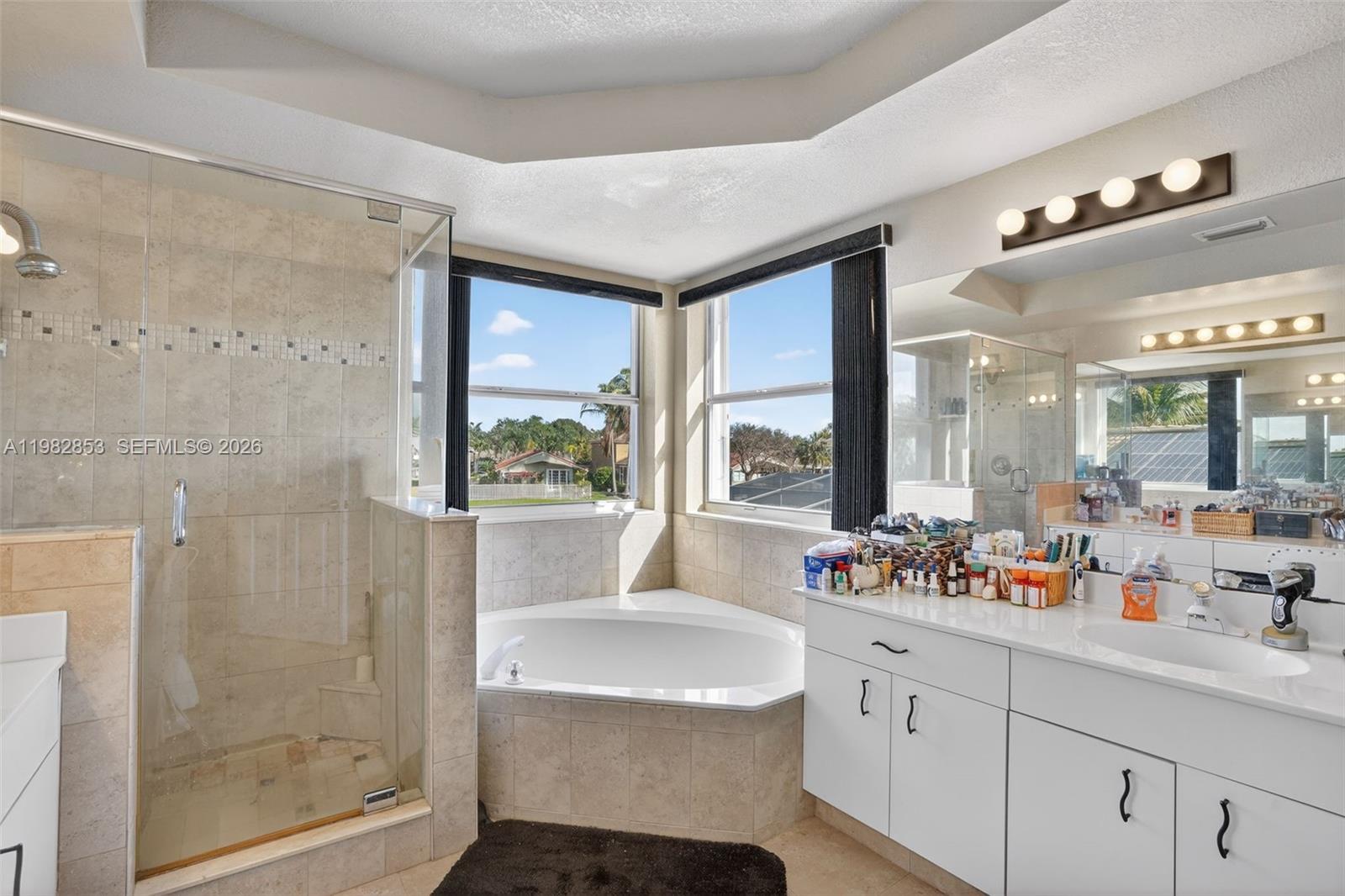 SAPPHIRE POINTE - DIAMOND - Residential