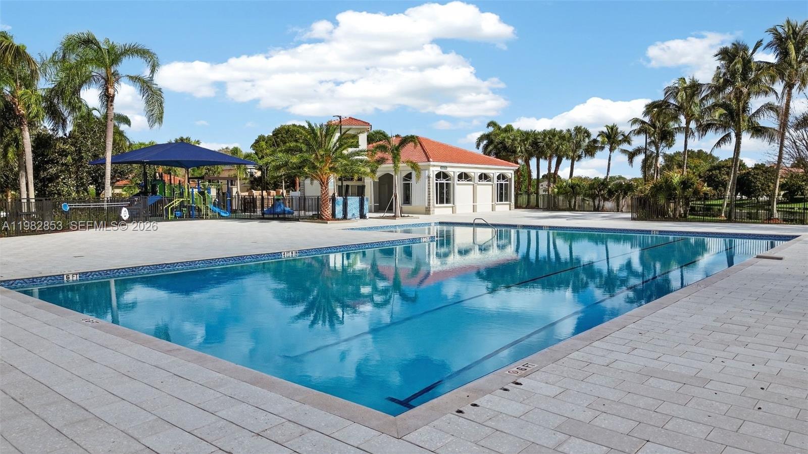 SAPPHIRE POINTE - DIAMOND - Residential