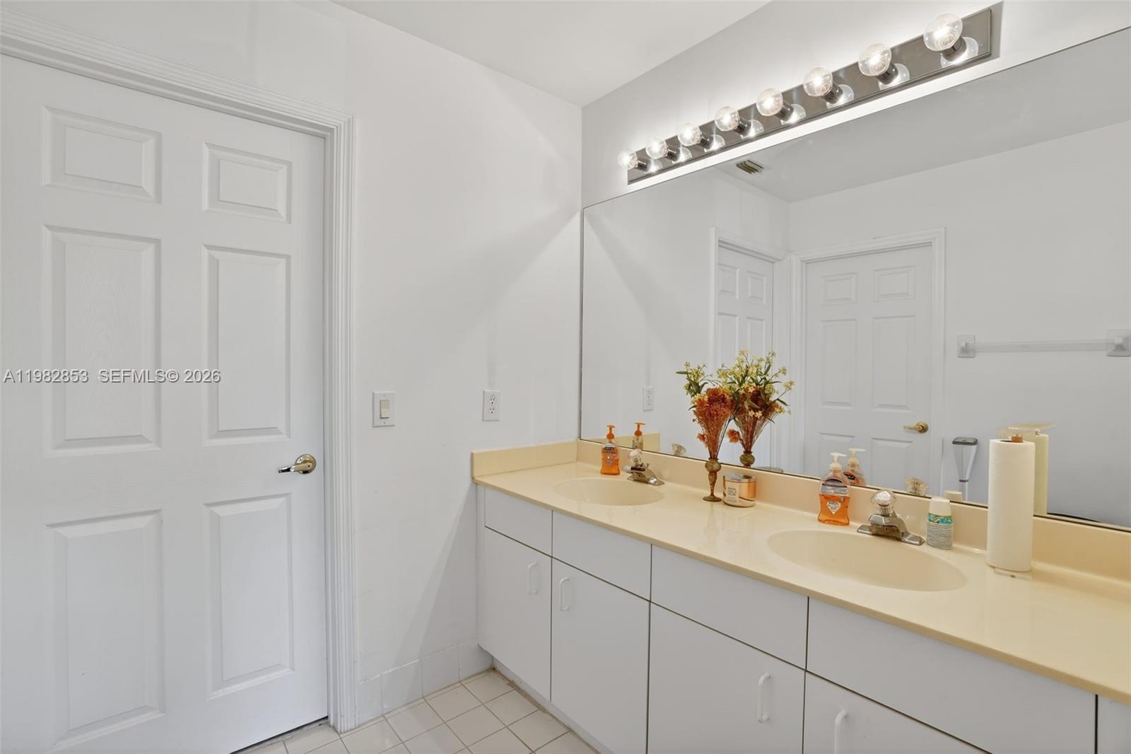 SAPPHIRE POINTE - DIAMOND - Residential