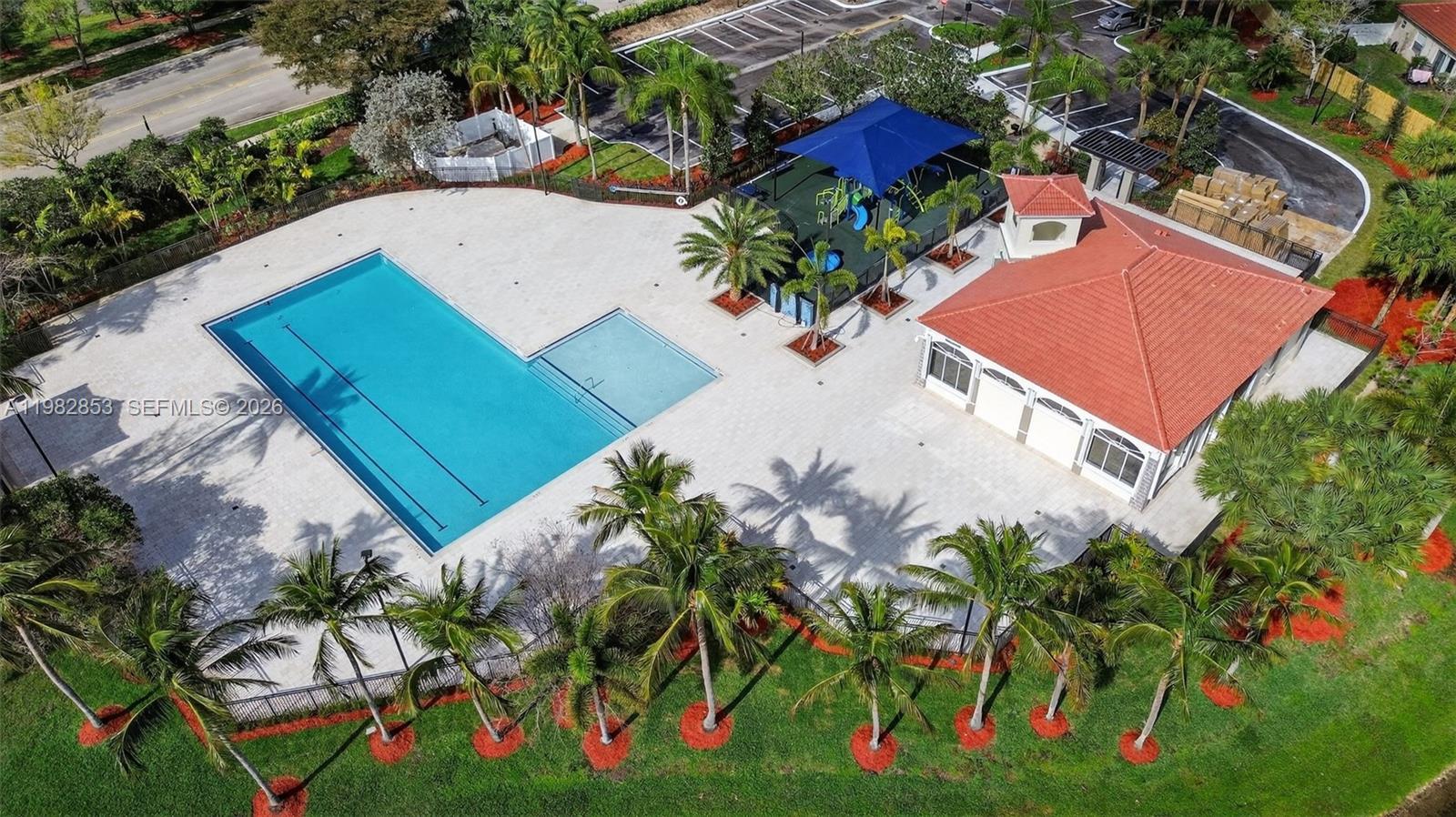 SAPPHIRE POINTE - DIAMOND - Residential