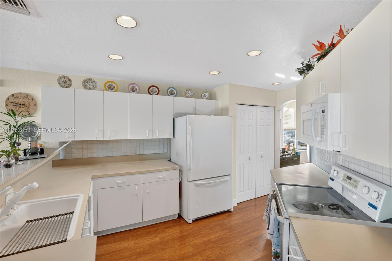 SAPPHIRE POINTE - DIAMOND - Residential