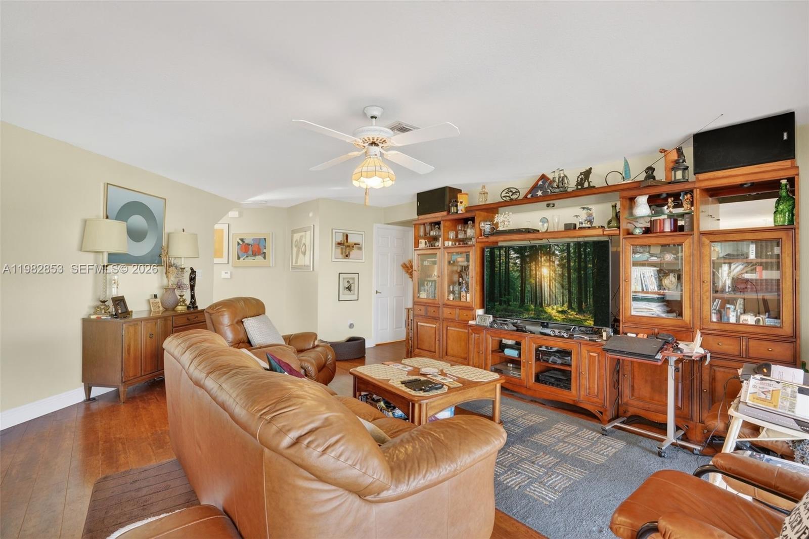 SAPPHIRE POINTE - DIAMOND - Residential