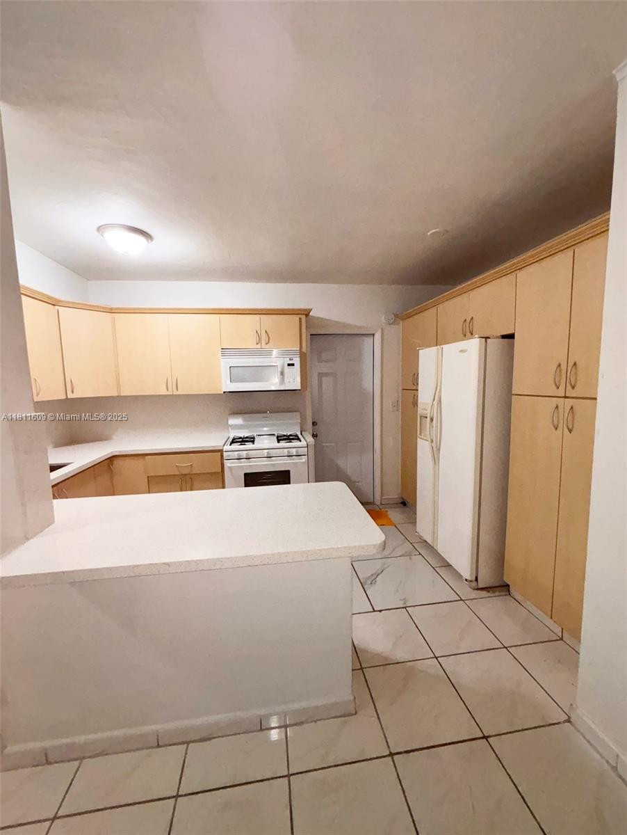 NORMANDY WATERWAY SUB - Residential Lease