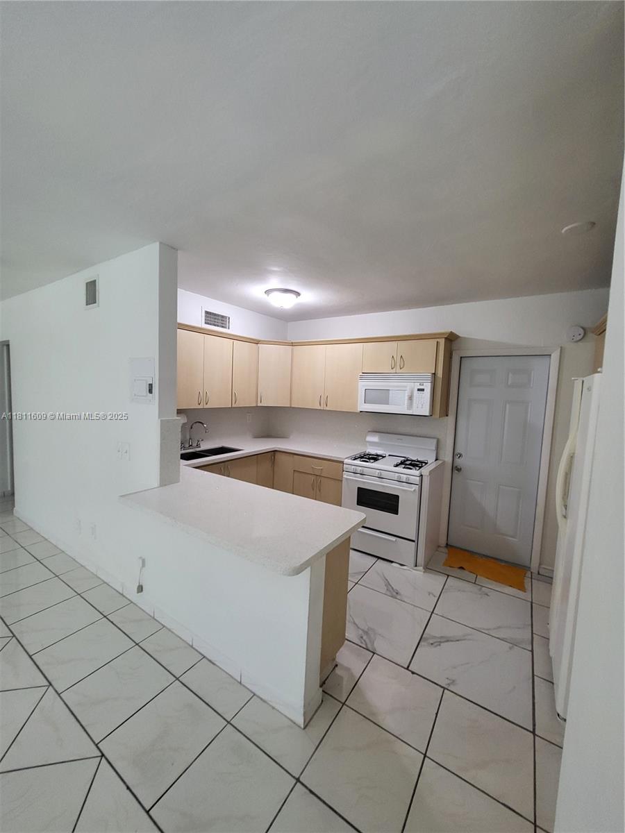 NORMANDY WATERWAY SUB - Residential Lease