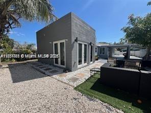 307 SW 15th St
