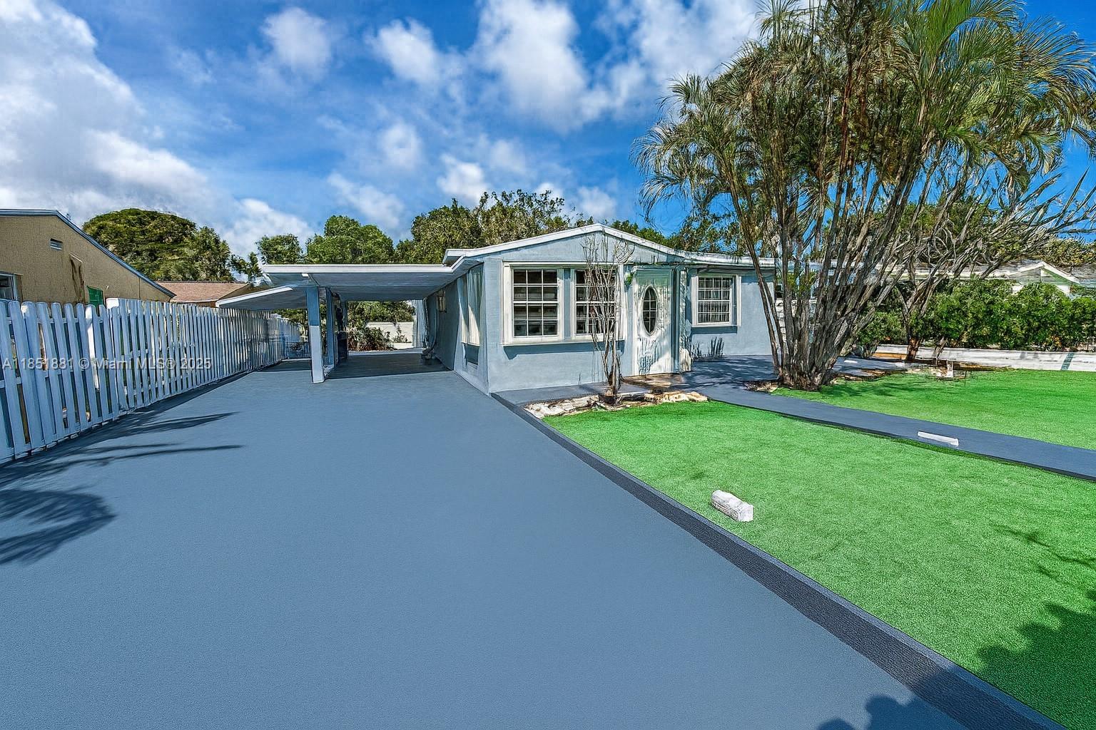 Marvelous Duplex in the Heart of Fort Lauderdale! Investor's dream or perfect for multigenerational living—this charming duplex offers two well-maintained units in one of Fort Lauderdale's most desirable locations. Front Unit: 2 bedrooms, 1 bathroom, full private kitchen. Rear Unit: 1 bedroom, 1 bathroom—ideal for rental income or guests. Shared Features: Common laundry area, beautiful wood floors, and a solid, durable roof. This income-producing property is in great condition and ready to go. Whether you're looking for a smart investment or a live-in/rent-out setup, this is a money-maker deal you don’t want to miss!