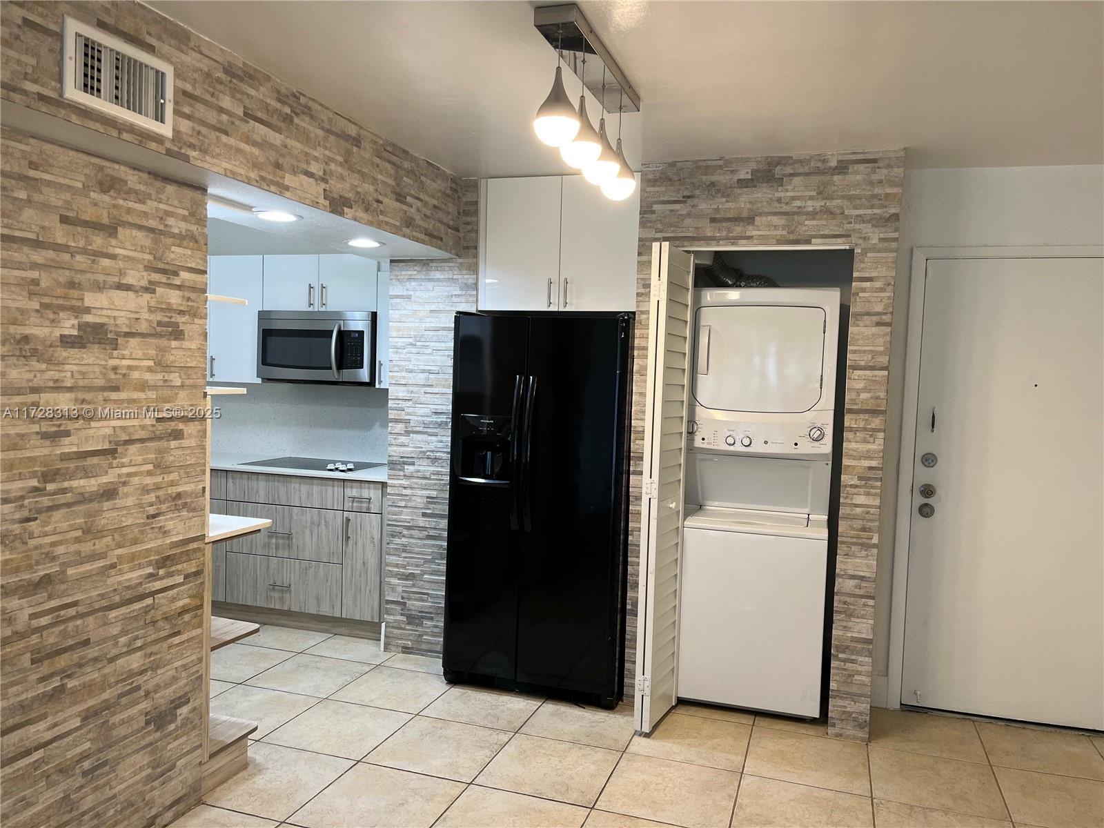 THE GREENS CONDO - Residential