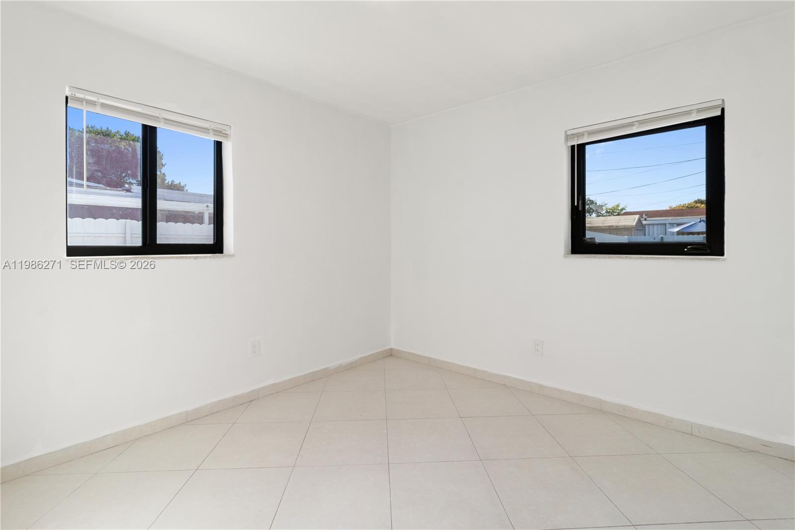 CAROL CITY LAKE STEVEN ES - Residential Lease