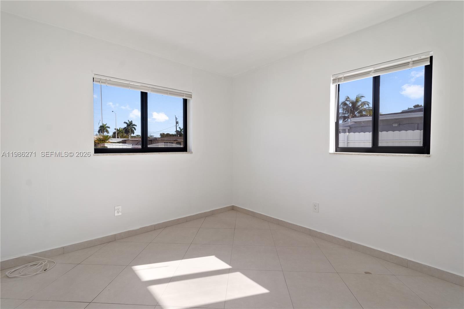 CAROL CITY LAKE STEVEN ES - Residential Lease