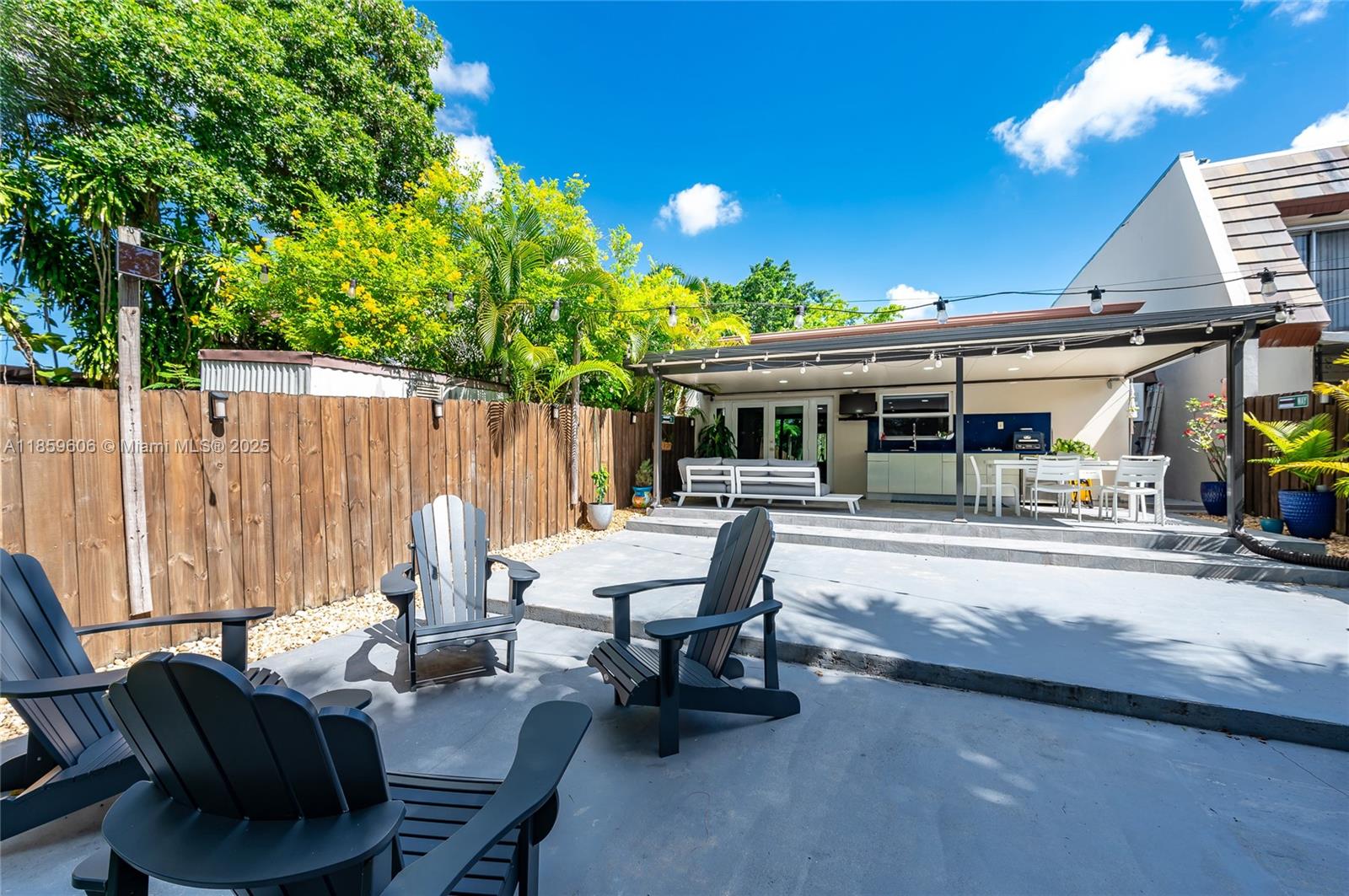 MIAMI LAKES LAKE HILDA TO - Residential