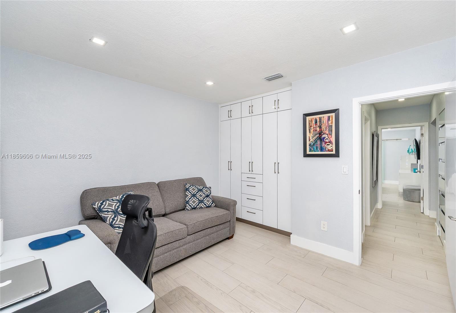 MIAMI LAKES LAKE HILDA TO - Residential