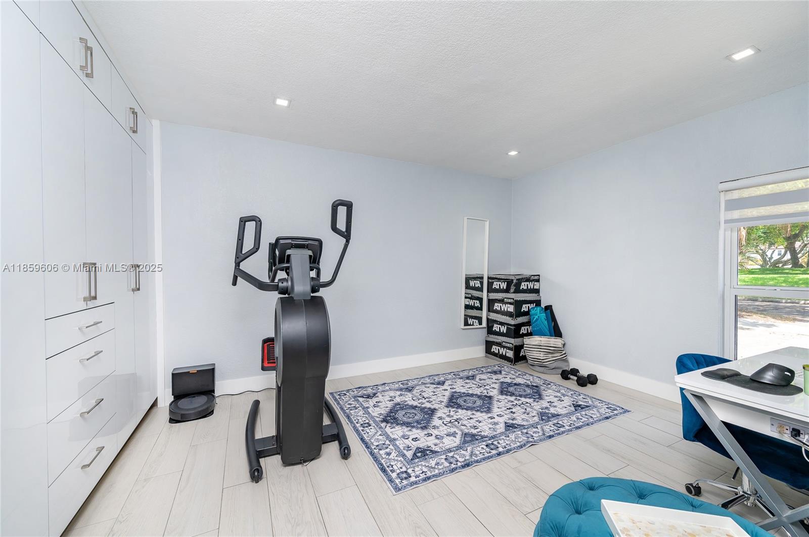 MIAMI LAKES LAKE HILDA TO - Residential