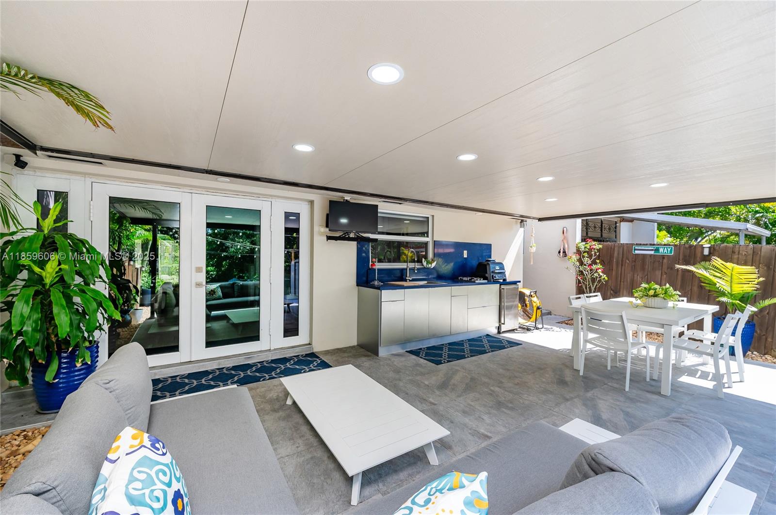 MIAMI LAKES LAKE HILDA TO - Residential