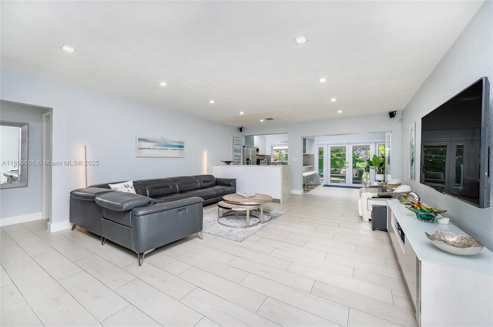 MIAMI LAKES LAKE HILDA TO - Residential