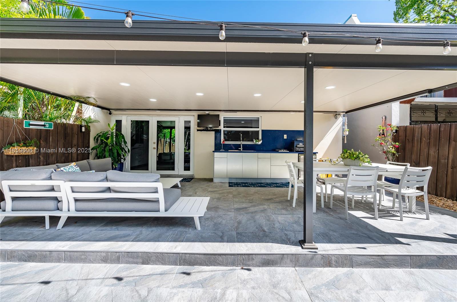 MIAMI LAKES LAKE HILDA TO - Residential