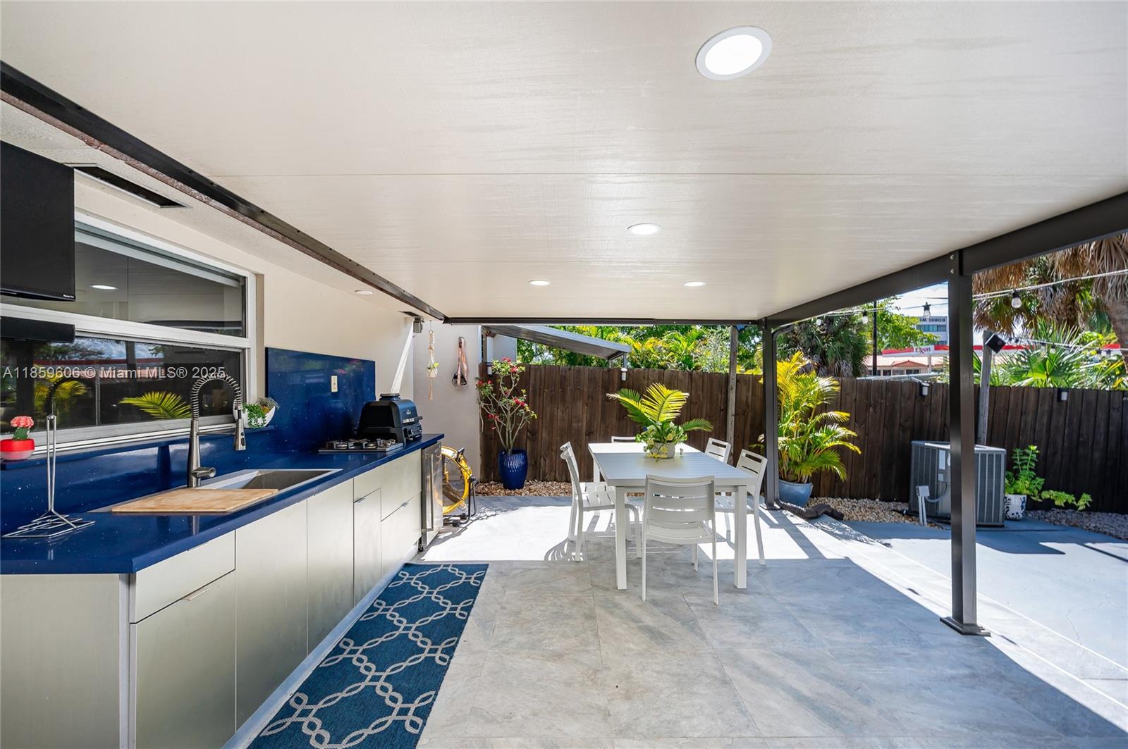 MIAMI LAKES LAKE HILDA TO - Residential