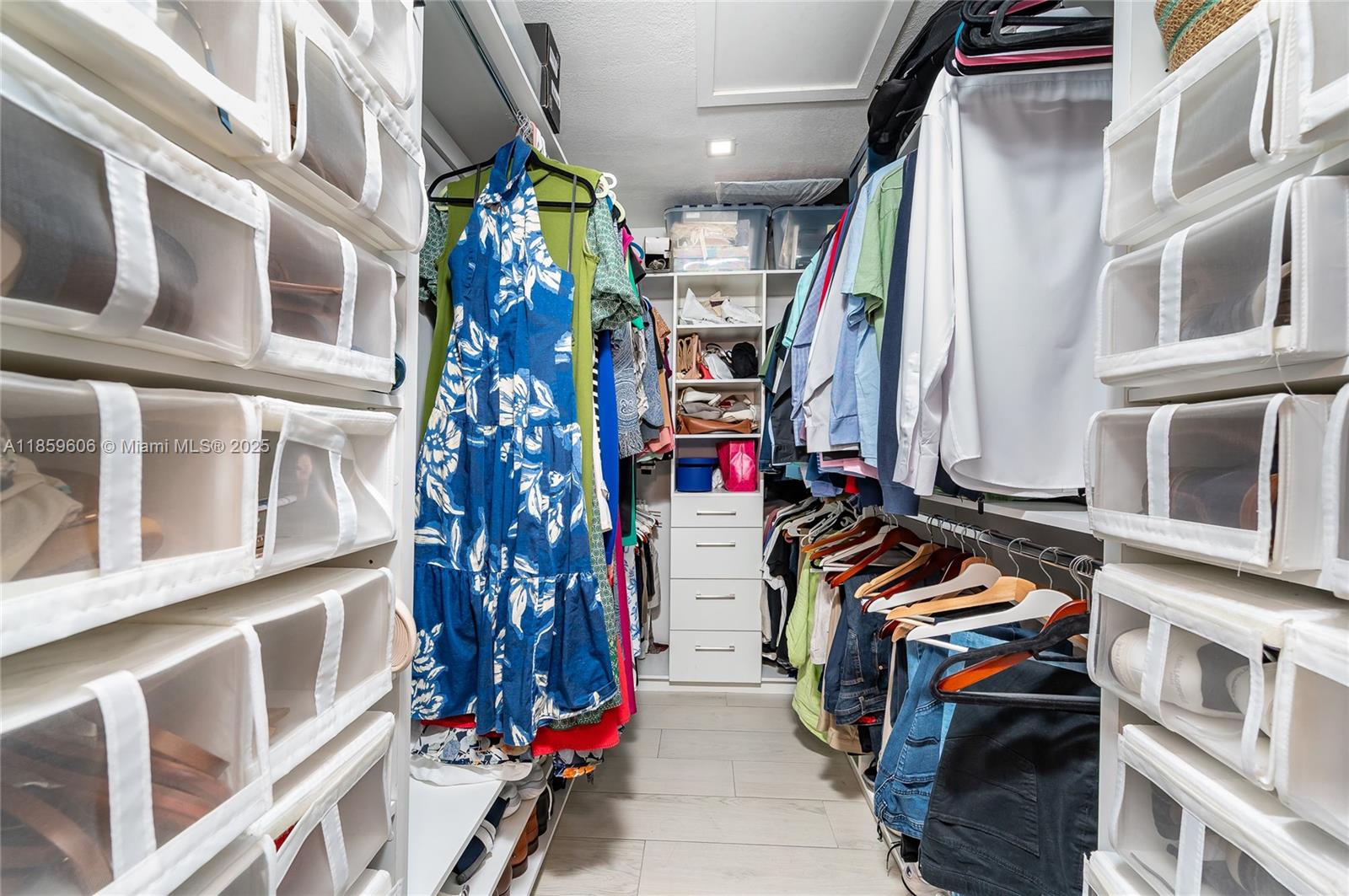 MIAMI LAKES LAKE HILDA TO - Residential