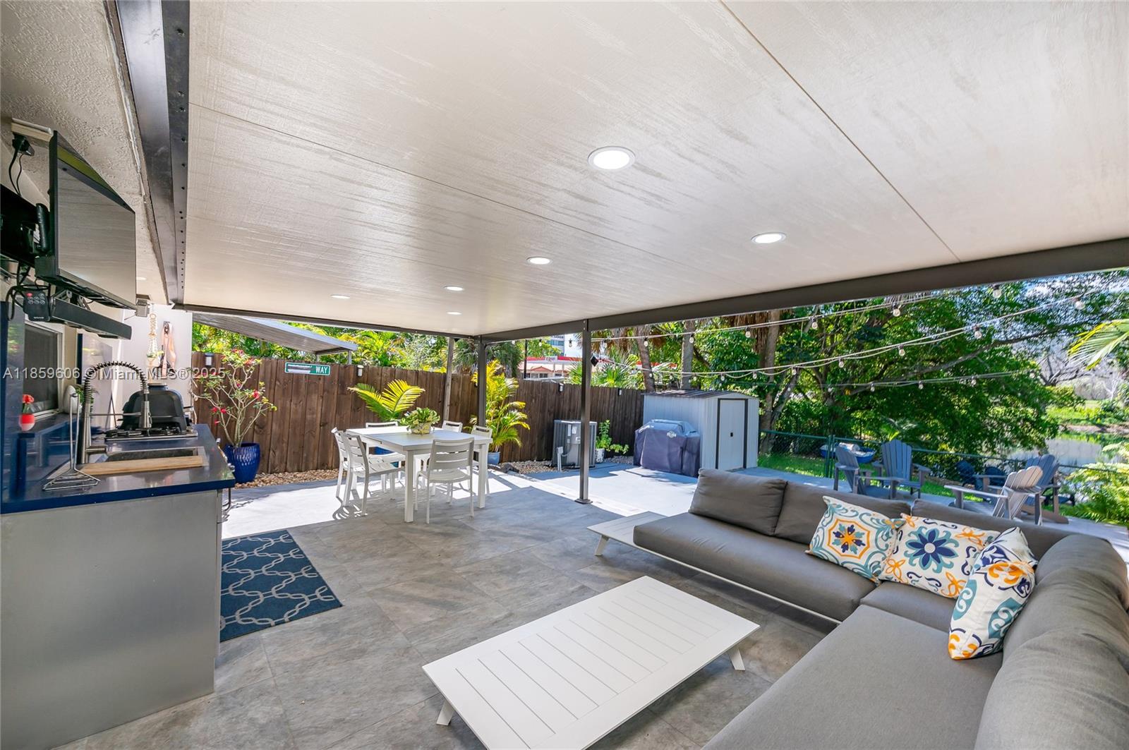 MIAMI LAKES LAKE HILDA TO - Residential