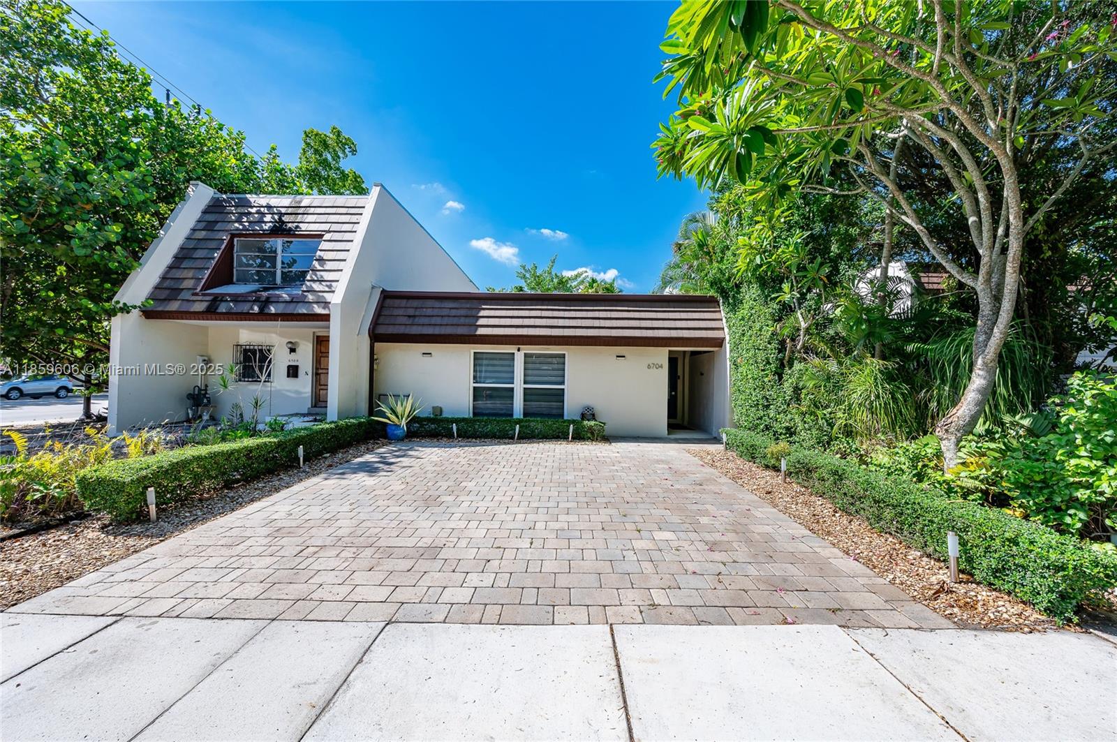 MIAMI LAKES LAKE HILDA TO - Residential