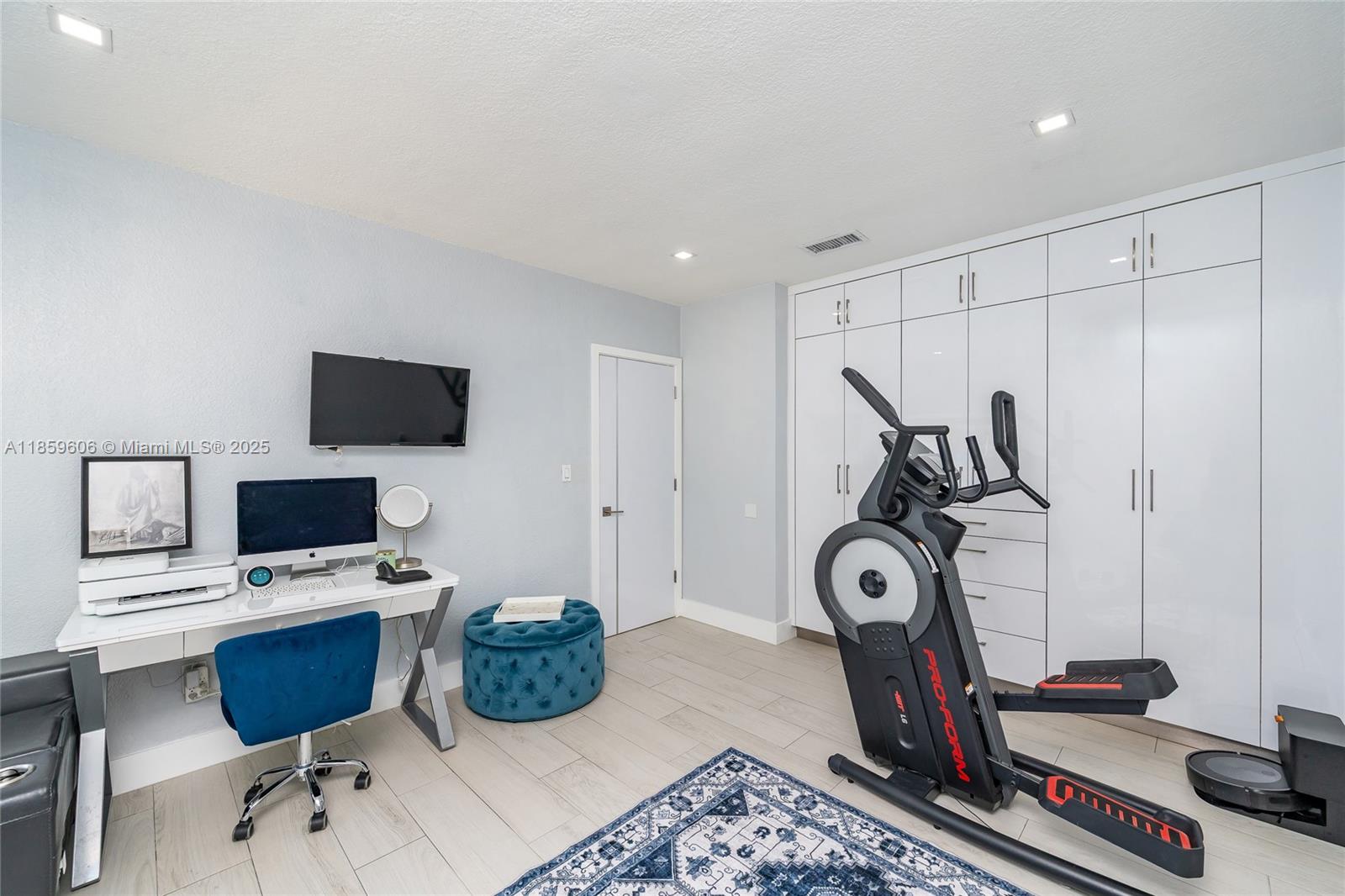 MIAMI LAKES LAKE HILDA TO - Residential