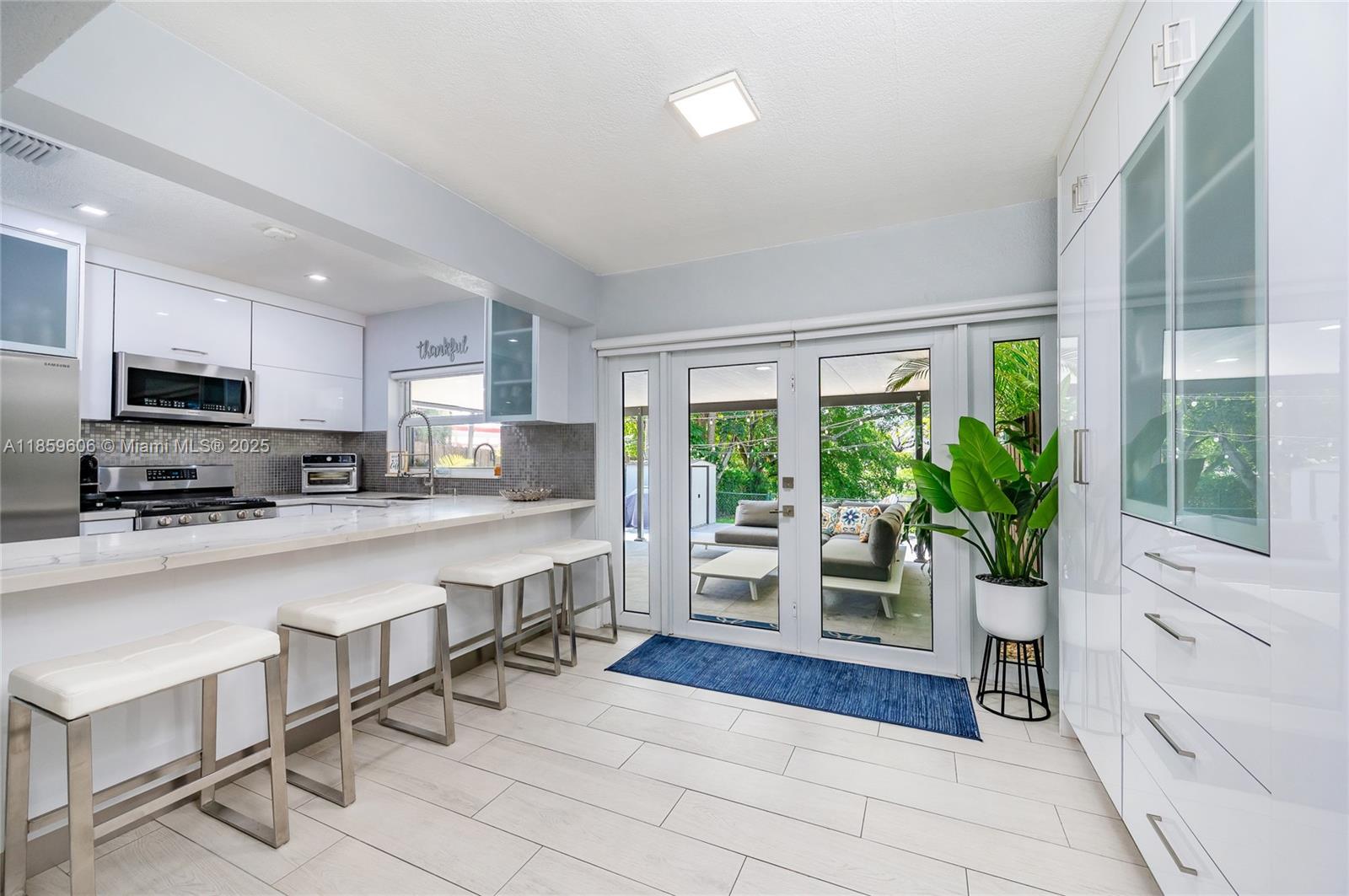 6704 Crooked Palm Ter