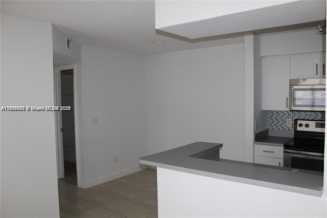 ROYAL POINCIANA CONDO - Residential Lease