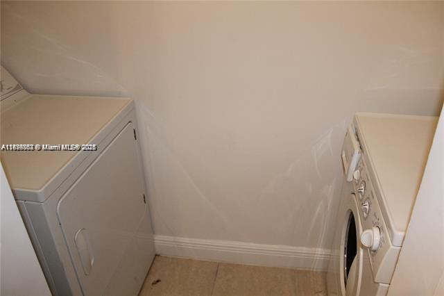 ROYAL POINCIANA CONDO - Residential Lease