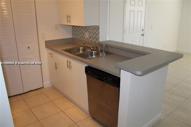 ROYAL POINCIANA CONDO - Residential Lease