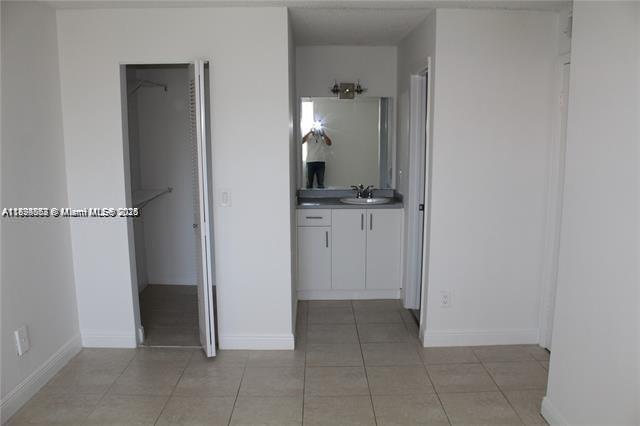 ROYAL POINCIANA CONDO - Residential Lease