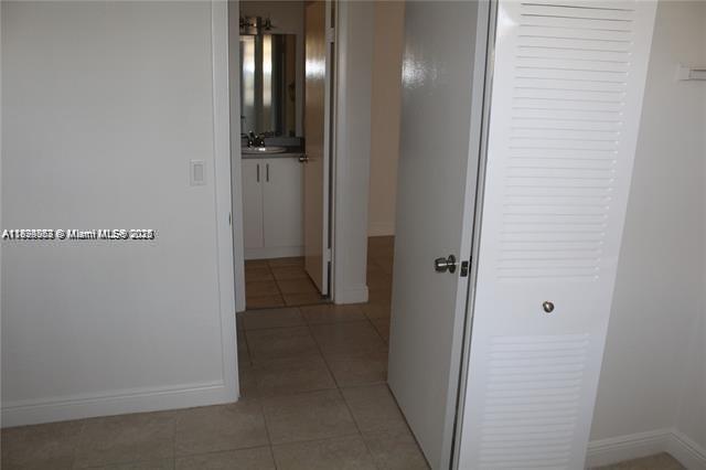 ROYAL POINCIANA CONDO - Residential Lease