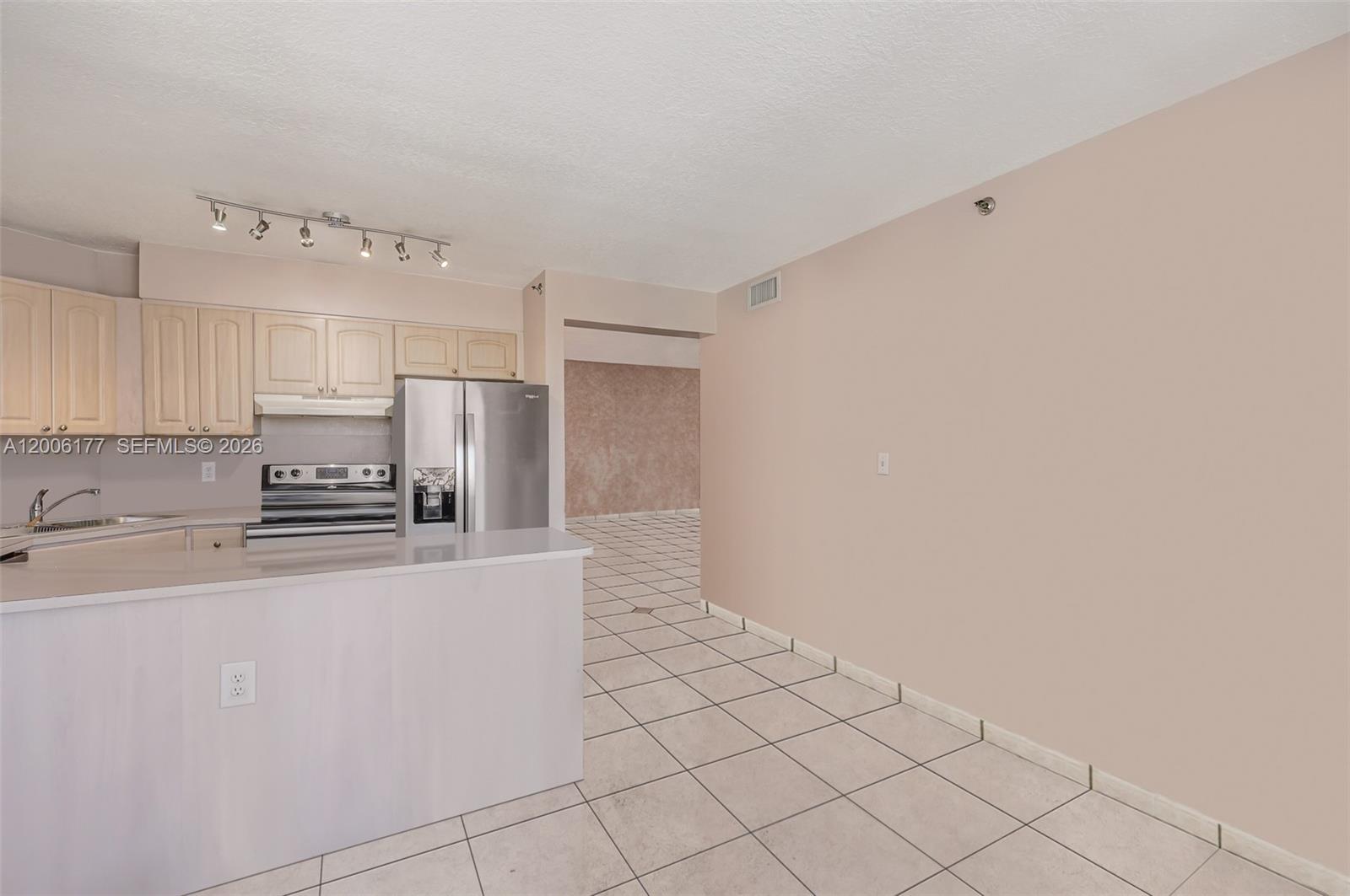 CAPOMAR CONDO - Residential