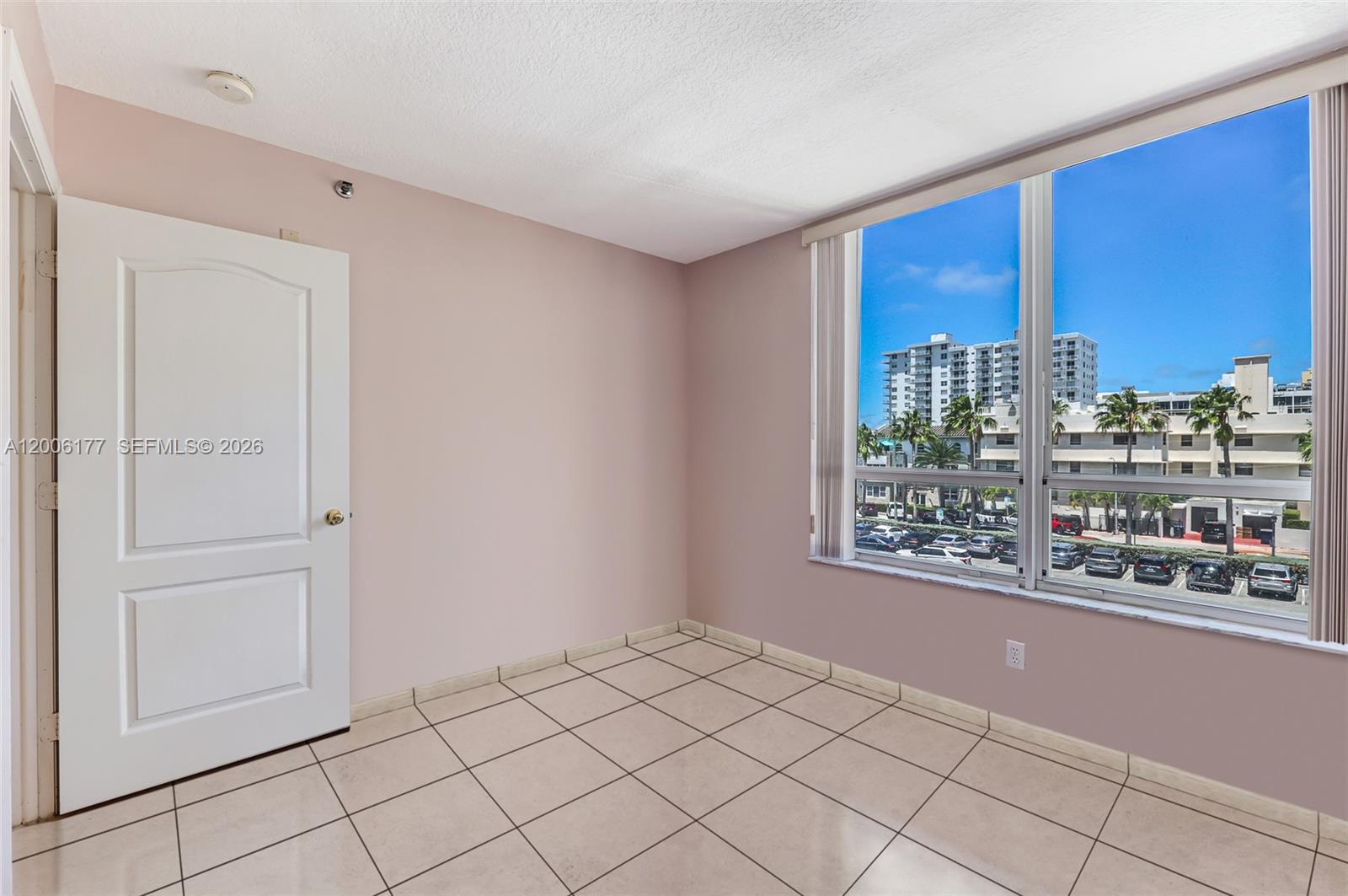 CAPOMAR CONDO - Residential