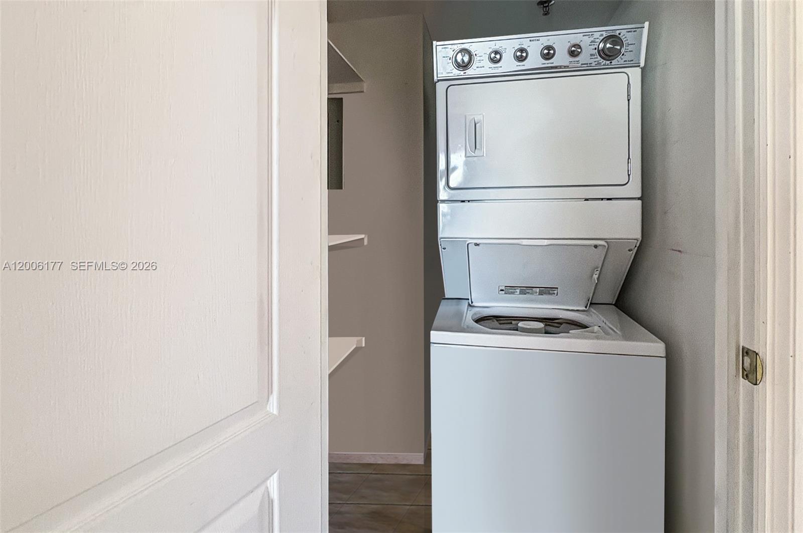 CAPOMAR CONDO - Residential