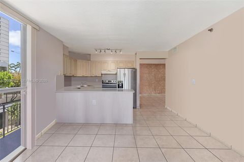 Tiny photo for 2642 Collins Ave #306, Miami Beach, FL 33140 (MLS # A12006177)