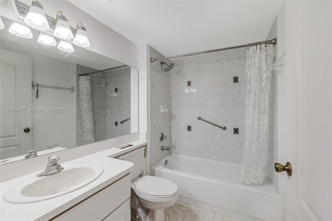 Tiny photo for 2642 Collins Ave #306, Miami Beach, FL 33140 (MLS # A12006177)