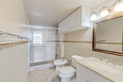 Tiny photo for 2642 Collins Ave #306, Miami Beach, FL 33140 (MLS # A12006177)