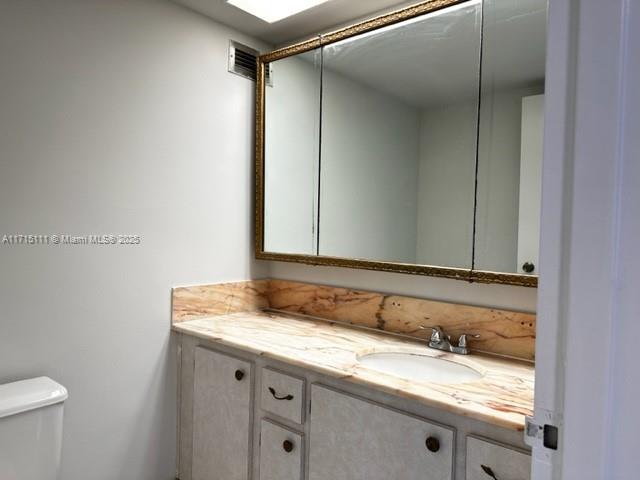 THE CARRIAGE HOUSE CONDO - Residential