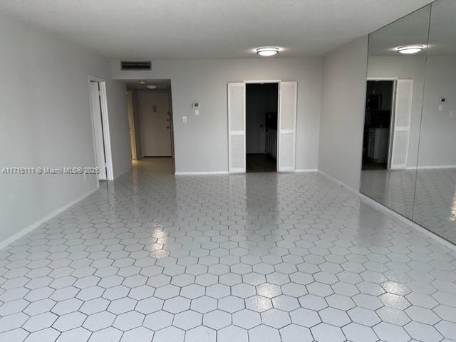 THE CARRIAGE HOUSE CONDO - Residential
