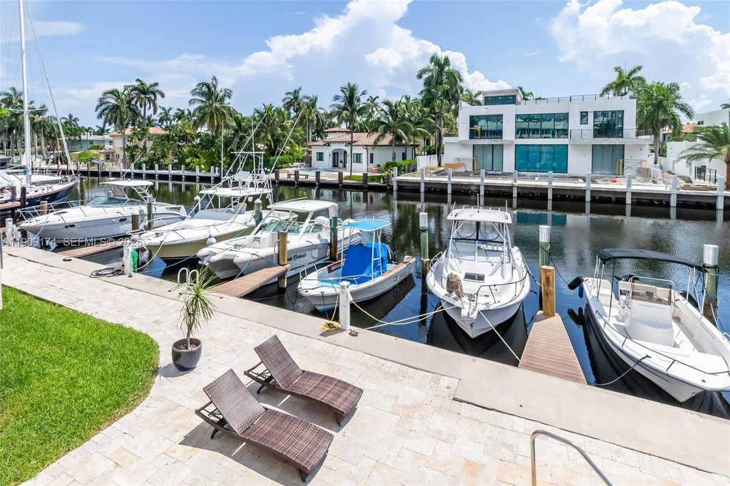Photo of 54 Isle Of Venice Dr #7, Fort Lauderdale, FL 33301 (MLS # A11909174)