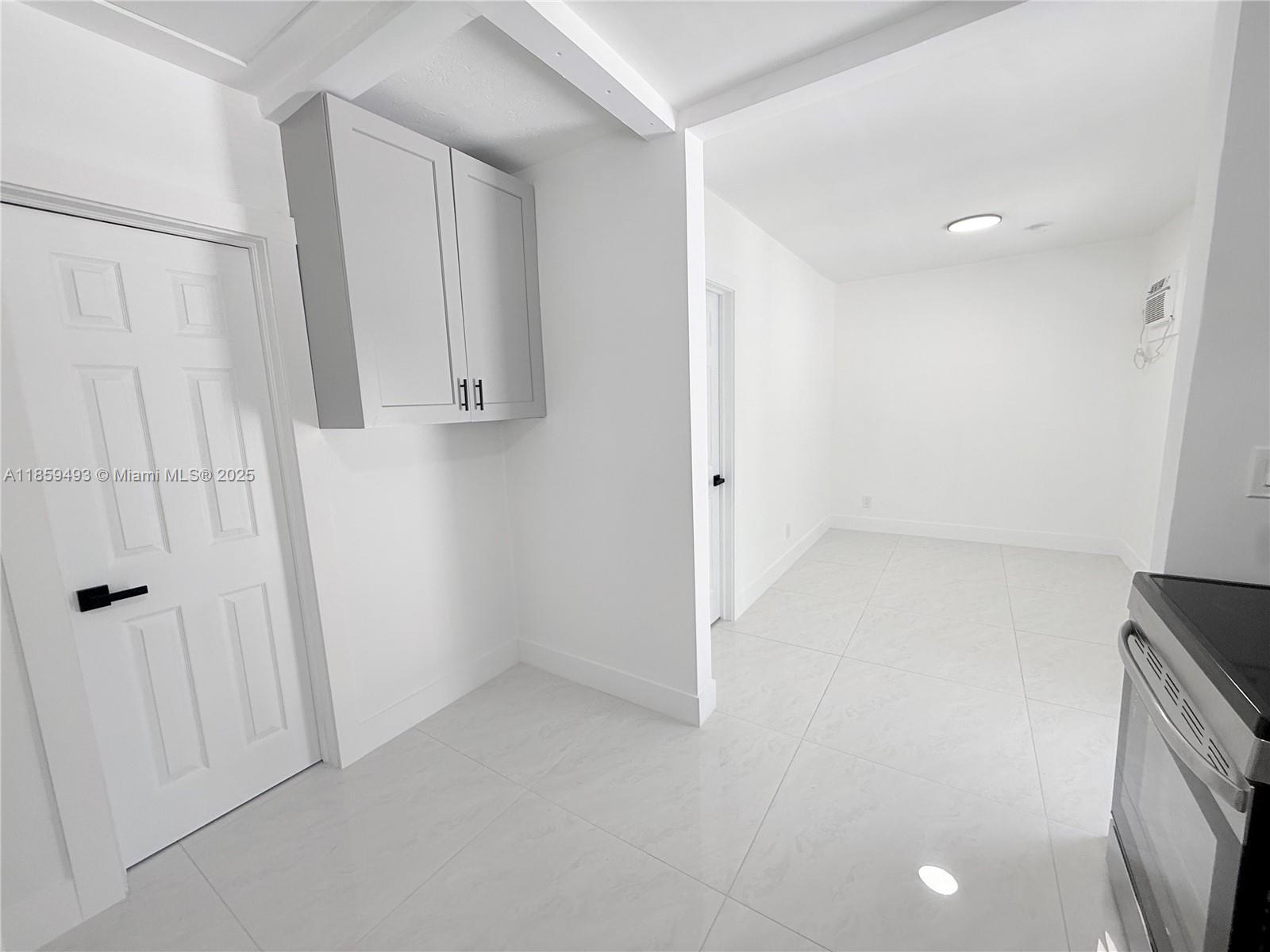 DANIA BEACH SUB RESUB - Residential Lease