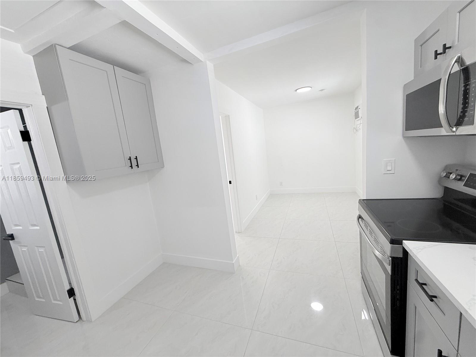 DANIA BEACH SUB RESUB - Residential Lease