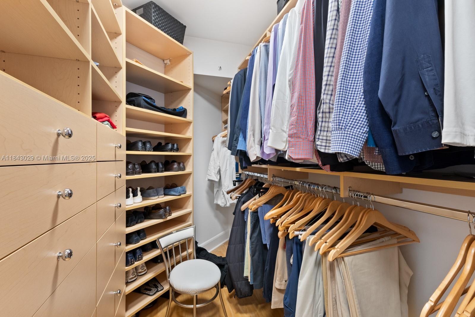 7000 ISL BLVD WILLIAMS IS - Residential