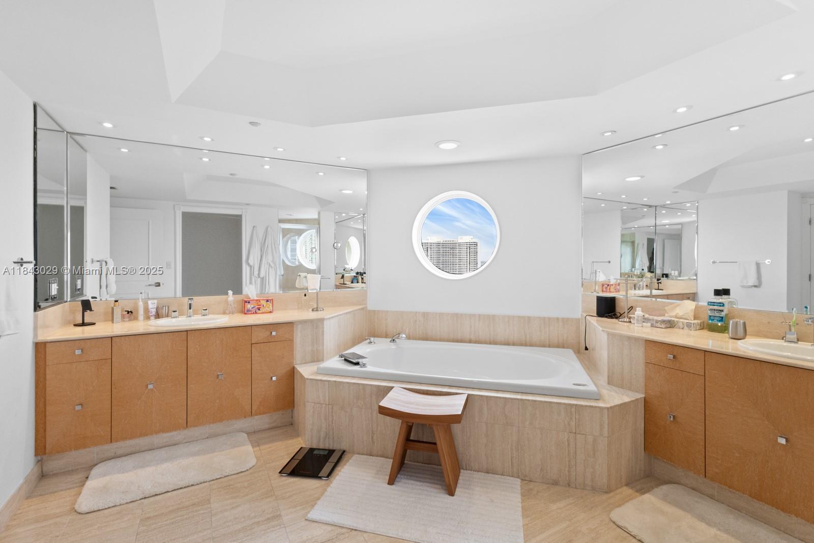 7000 ISL BLVD WILLIAMS IS - Residential